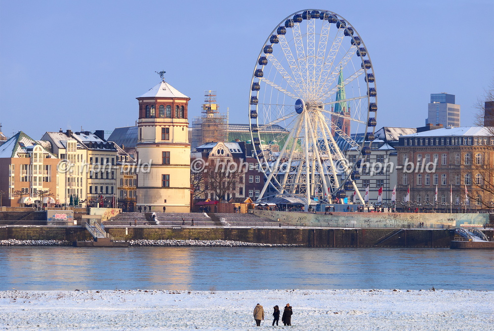 Winter in Düsseldorf
Altstadt mit Riesenrad 15-005.jpg