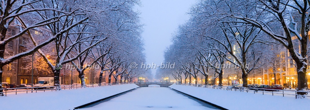 Winter in Düsseldorf
City - Königsallee DL 09-136.JPG
