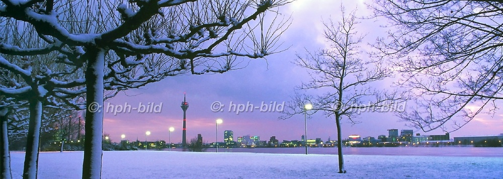 Winter in Düsseldorf
Oberkassel-Rheinwiesen DL 1188.JPG